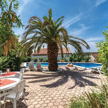 דירה Gorgeous In With Wifi פולה