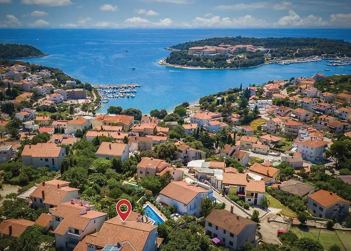 Apartament Gorgeous In With Wifi Pula