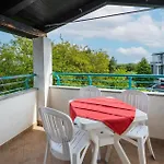 3 Bedroom Front In Apartment Pula