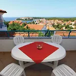 3 Bedroom Front In Apartment Pula