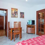 3 Bedroom Front In Apartment