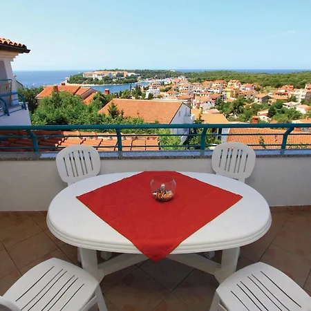 2 Bedroom Lovely In Appartement Pula