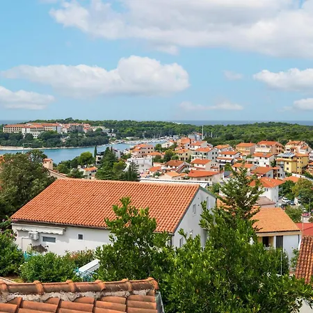 2 Bedroom Lovely In Appartement *