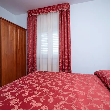 3 Bedroom Front In *
