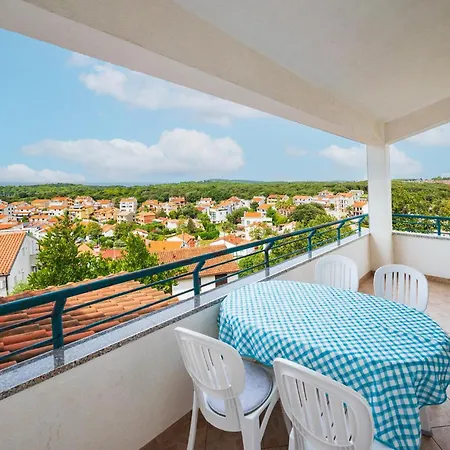 3 Bedroom Front In Daire Pula